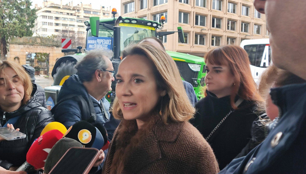 Cuca Gamarra en la visita con la caravana del PP en Soria.