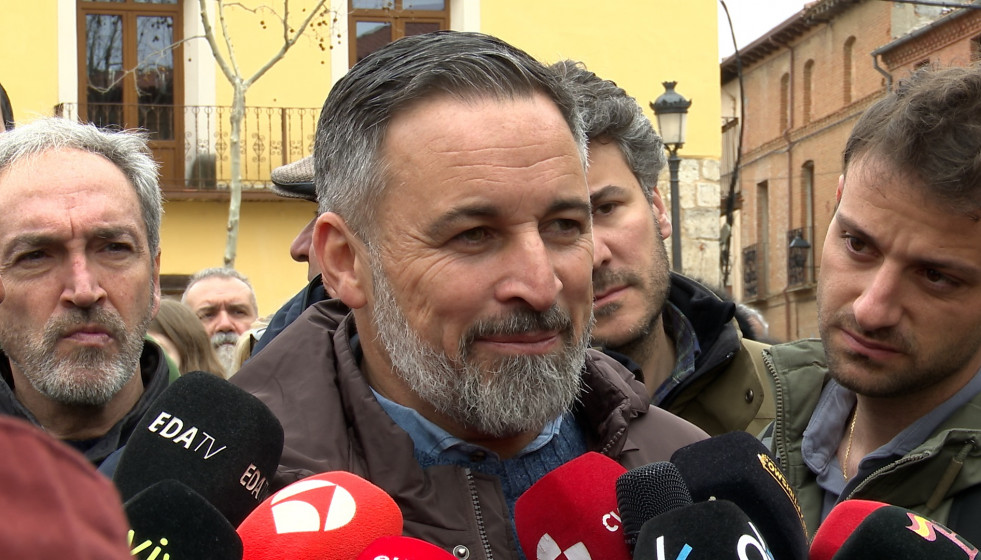 Abascal, durante su atención a los medios.