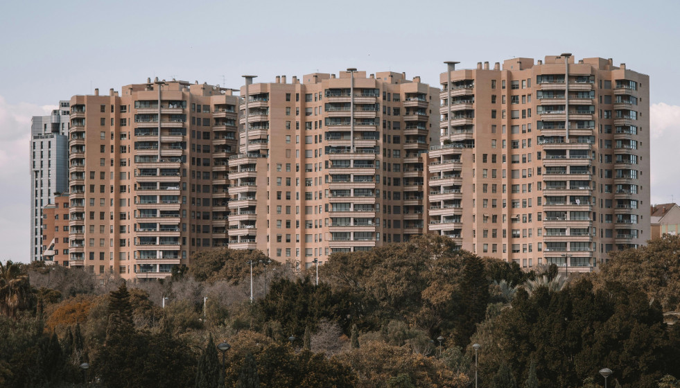 FAI alerta de la aparición de listas de espera para la compraventa de viviendas libres.