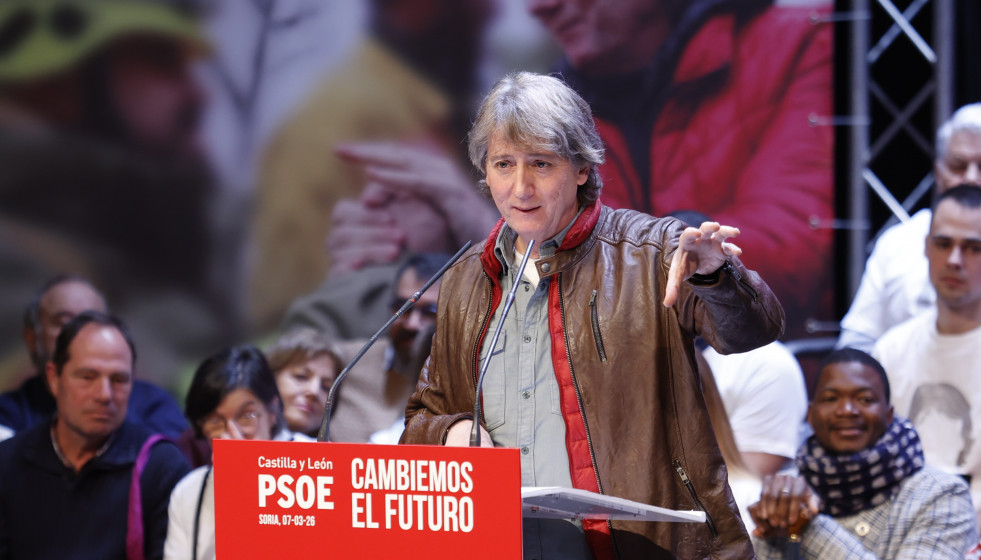 El candidato del PSOE a la Presidencia de la Junta, Carlos Martínez, durante un acto público en el Palacio de la Audiencia, a 7 de marzo de 2026, en Soria, Castilla y León (España)