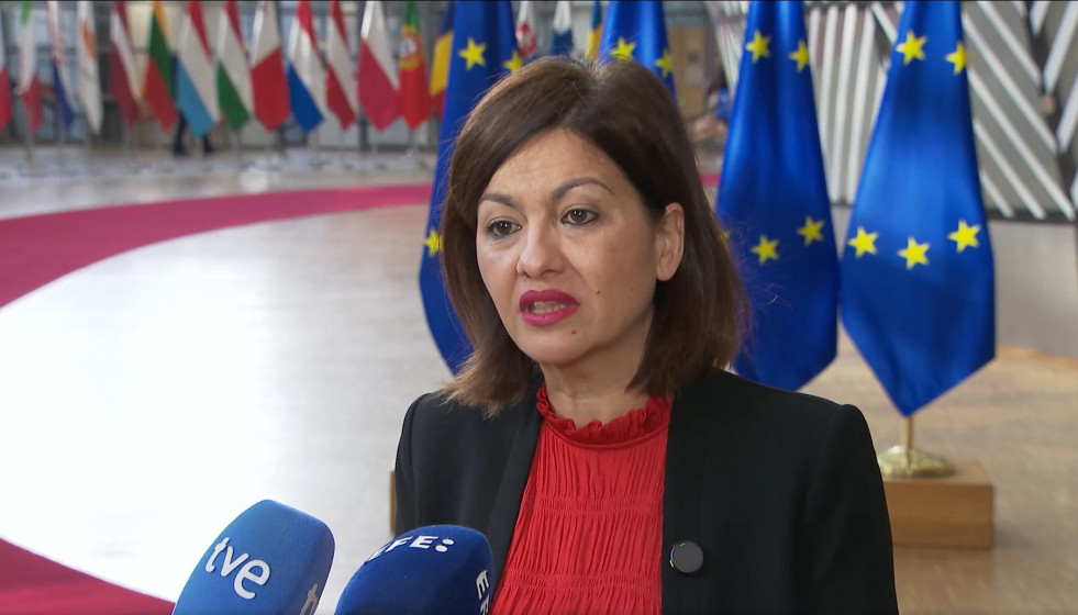 La ministra de Juventud e Infancia, Sira Rego, ofrece declaraciones a los medios en Bruselas