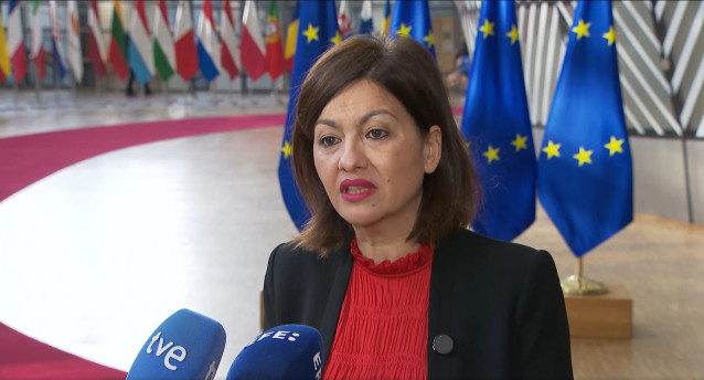 La ministra de Juventud e Infancia, Sira Rego, ofrece declaraciones a los medios en Bruselas