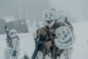 Soldados españoles se preparan para participar en el ejercicio 'Cold Response 26' en Noruega.