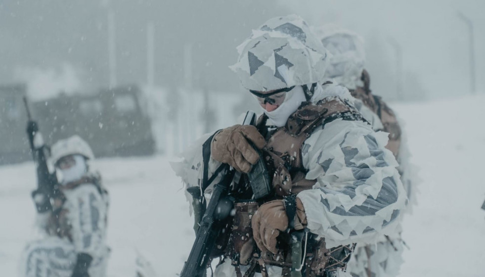 Soldados españoles se preparan para participar en el ejercicio 'Cold Response 26' en Noruega.