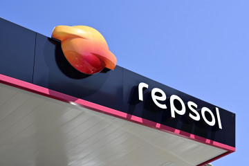 Archivo - Estación de servicio de Repsol