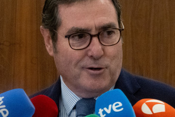 El presidente de la CEOE, Antonio Garamendi, atiende a los medios de comunicación durante el 'II ESG Leaders’ Summit organizado por Deloitte