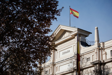 Archivo - La bandera de España en la fachada del Senado tras el acto de Izado Solemne de la bandera de España, en la plaza de La Marina Española, a 6 de diciembre de 2023, en Madrid (España).