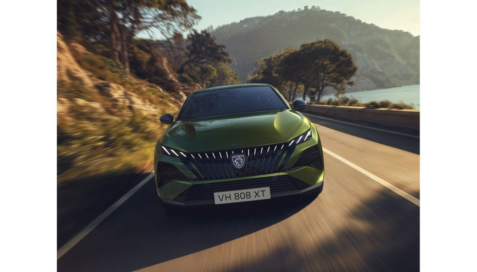 Peugeot revela el precio del nuevo Peugeot E-408 con 456 km de autonomía eléctrica y desde 41.160 euros