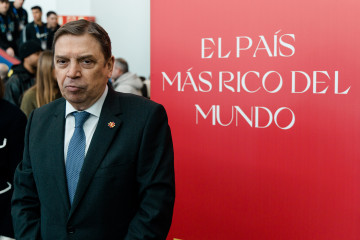 Archivo - El ministro de Agricultura, Pesca y Alimentación, Luis Planas, visita Madrid Fusión Alimentos de España,