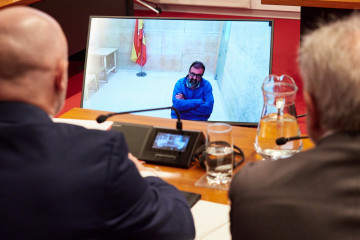 El ex asesor Koldo García durante su comparecencia ante la Comisión de Investigación sobre adjudicaciones públicas, en el Parlamento de Navarra, a 11 de marzo de 2026, en Pamplona, Navarra (Españ