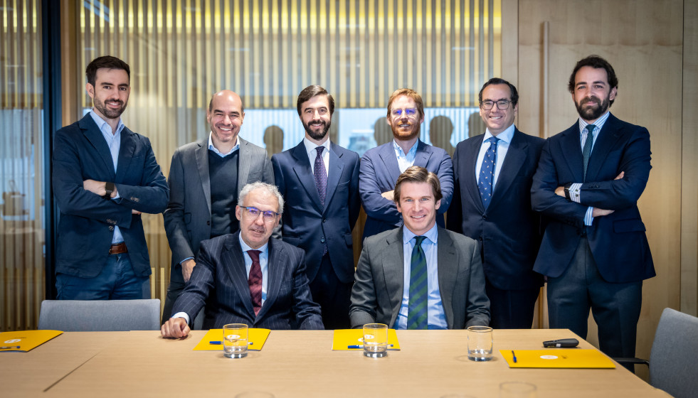 CaixaBank, BBVA y Santander lideran la financiación del capital riesgo en España en 2025, según DC Advisory.