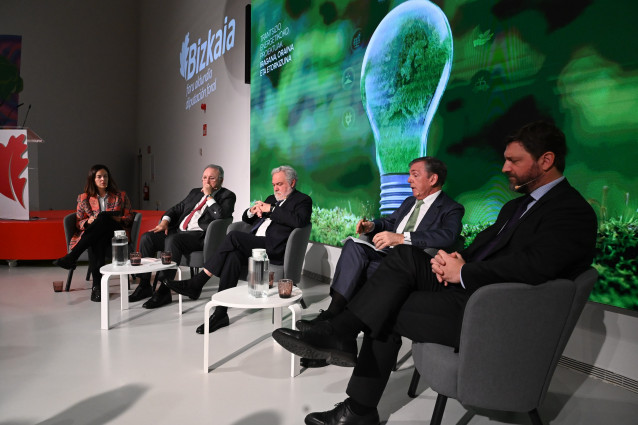 Itxaso Berrojalbiz, José Antonio Jainaga, José Ignacio Zudaire, Asís Canales e Iñigo López Brañas