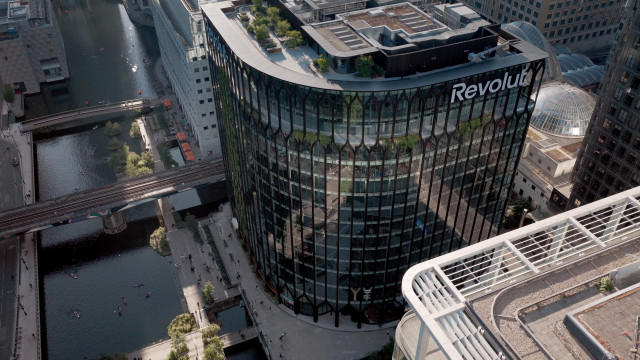 Revolut lanza su banco en Reino Unido con 13 millones de clientes y crea 1.000 puestos de trabajo.