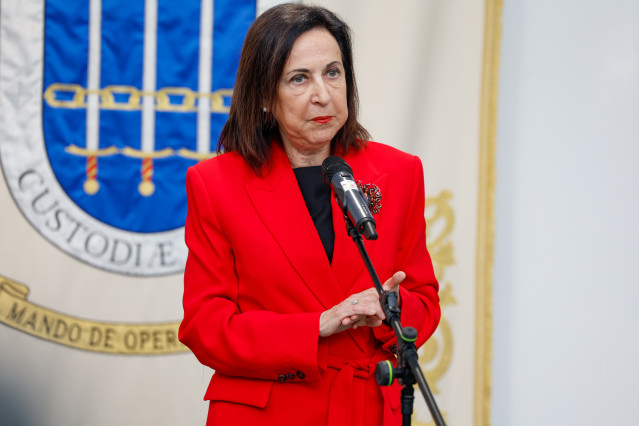 La ministra de Defensa, Margarita Robles, visita el Mando de Operaciones (MOPS) en la Base de Retamares, en Pozuelo de Alarcón (Madrid).