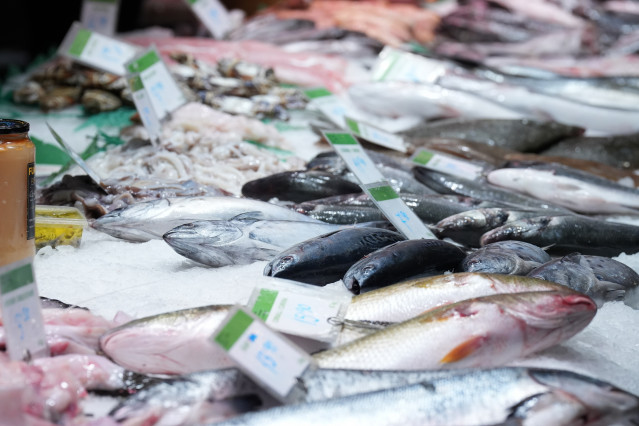 Archivo - Las pescaderías reclaman al Gobierno eliminar el IVA de los productos pesqueros antes de la subida de precios.