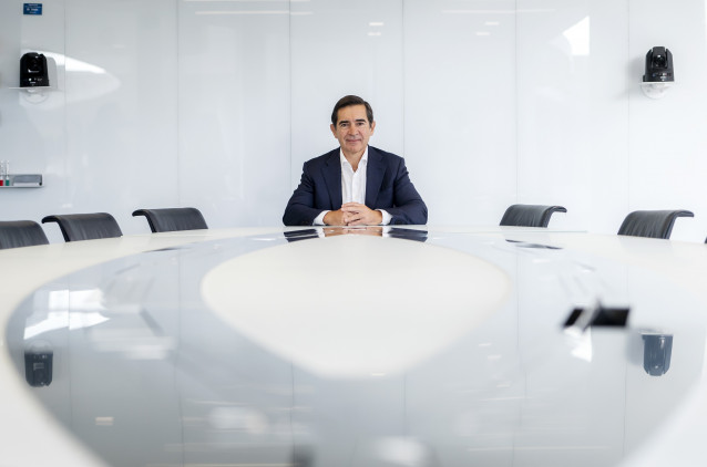 Archivo - El presidente del BBVA, Carlos Torres Vila, durante una entrevista para Europa Press, en el edificio ‘La Vela’, en la ciudad del BBVA, a 8 de octubre de 2025, en Madrid (España).