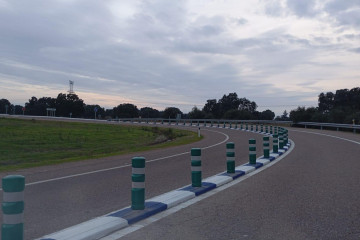 Archivo - Enlace 'en trompa' en el acceso a una autovía