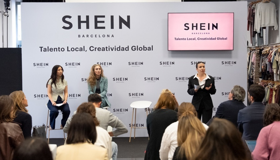 Archivo - De izquierda a derecha, la branding Director de Shein, : Vorada Hiransomboon; la fundadora y presidenta de la Asociación Moda Catalunya i Balears, Miriam Victoria, y la responsable de comun