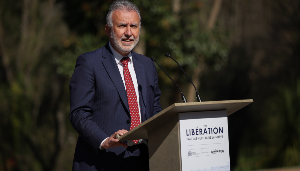 El ministro de Política Territorial y Memoria Democrática, Ángel Víctor Torres, interviene durante la inauguración de la exposición ‘Libération. París 1944. Españoles, exilio y resistencia�