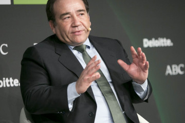 El presidente del ICO, Manuel Illueca, durante su intervención en el 32º Encuentro Financiero organizado por Deloitte y ABC, el 12 de marzo de 2026.