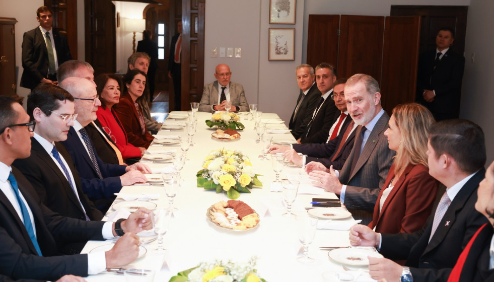 El Rey Felipe VI durante un encuentro con empresarios españoles y asociaciones patronales bolivianas, a 12 de marzo de 2026, en La Paz (Bolivia).