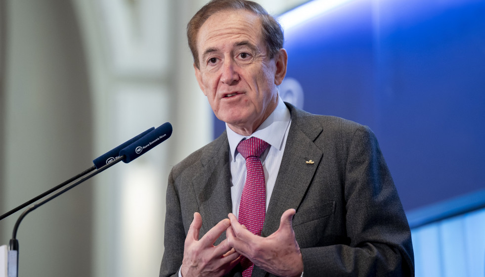 El presidente y CEO de Mapfre, Antonio Huertas, durante un desayuno de Nueva Economía Forum, en el Hotel Mandarin Oriental Ritz, a 16 de febrero de 2026, en Madrid (España).