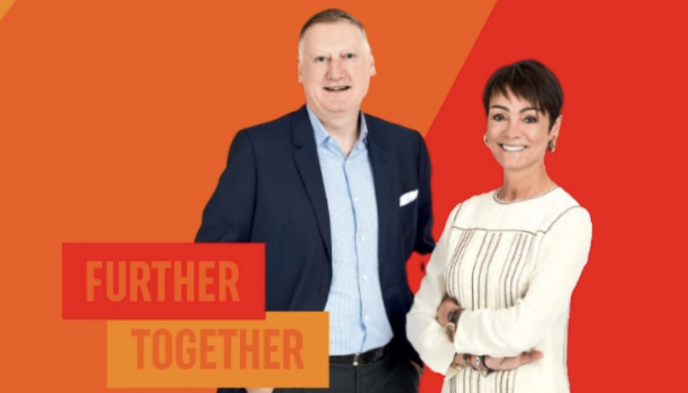 Archivo - La presidenta de Coca-Cola Europacific Partners, Sol Daurella, y el consejero delegado, Damian Gammel