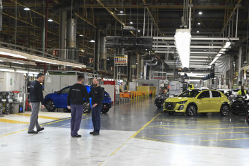 Archivo - Imagen de la planta de Stellantis en Figueruelas (Zaragoza).
