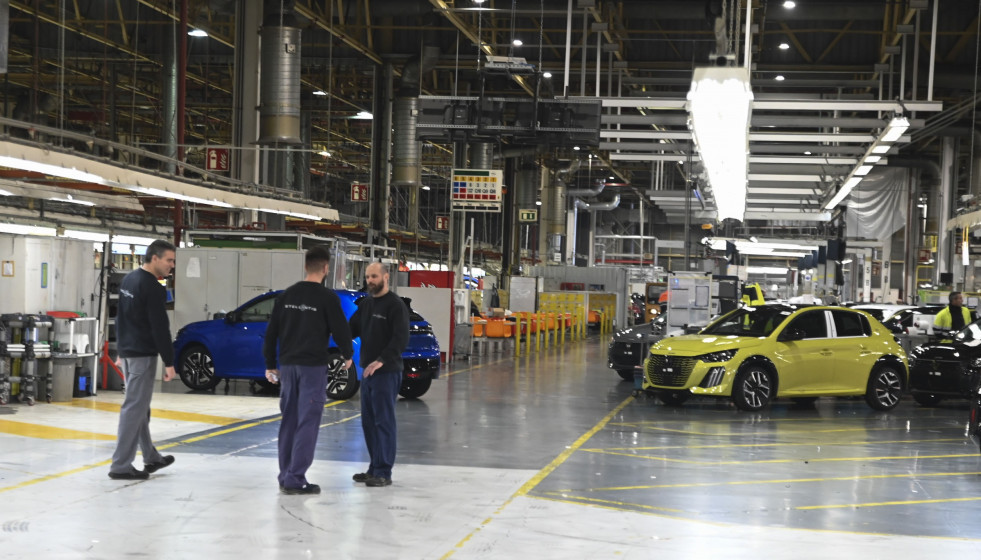 Archivo - Imagen de la planta de Stellantis en Figueruelas (Zaragoza).