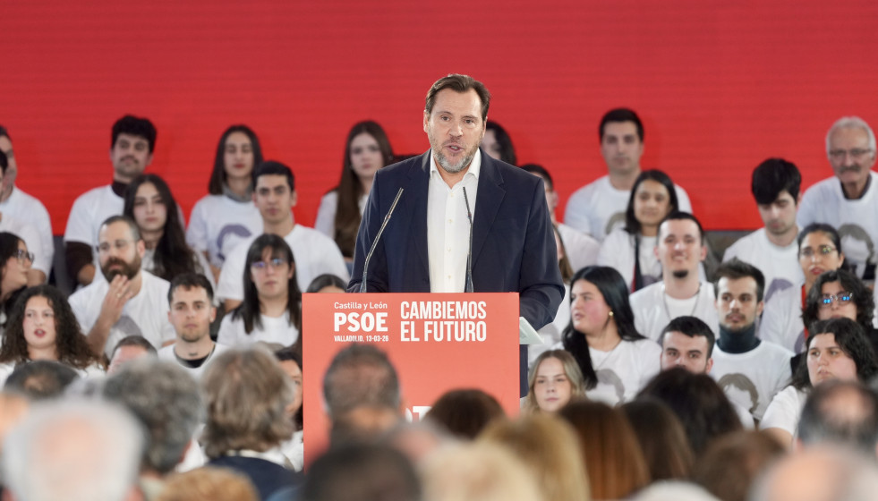 En Valladolid, Mitin de cierre de campaña del PSOE con el presidente del Gobierno, Pedro Sánchez, junto al candidato, Carlos Martínez, el ministro de Transportes, Óscar Puente y el expresidente  J
