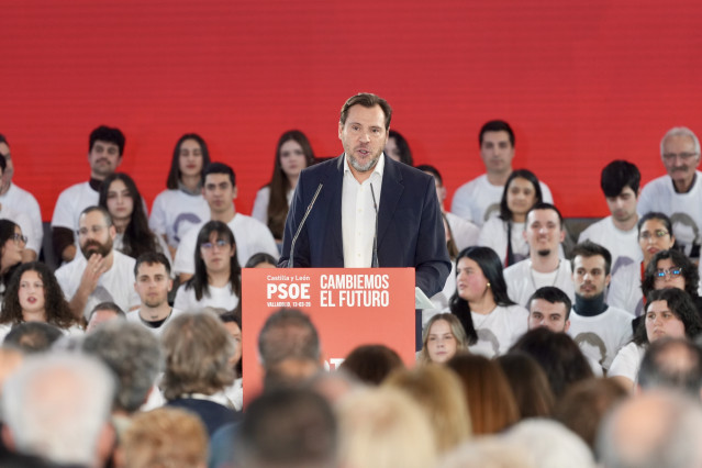 En Valladolid, Mitin de cierre de campaña del PSOE con el presidente del Gobierno, Pedro Sánchez, junto al candidato, Carlos Martínez, el ministro de Transportes, Óscar Puente y el expresidente  Jose Luis Rodríguez Zapatero.