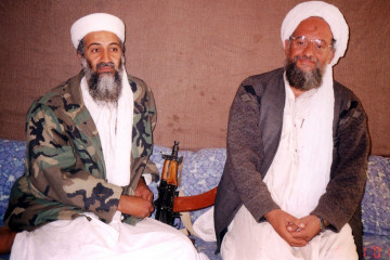 Archivo - Usama bin Laden y Ayman al Zawahiri, fundador y segundo líder de Al Qaeda