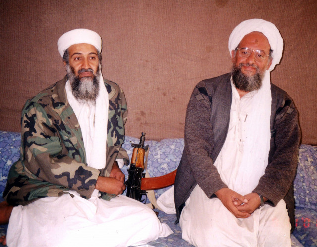 Archivo - Usama bin Laden y Ayman al Zawahiri, fundador y segundo líder de Al Qaeda