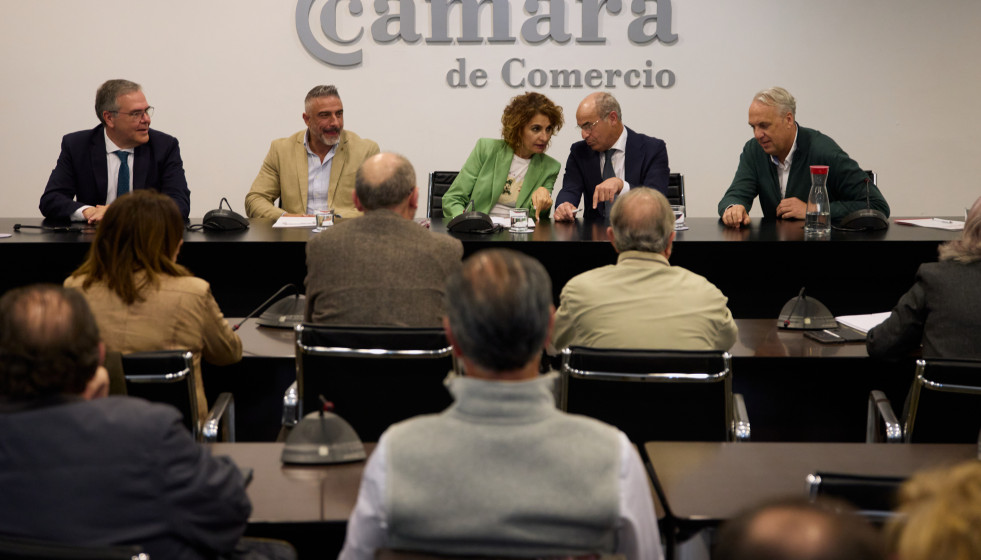 La vicepresidenta primera del Gobierno y ministra de Hacienda, María Jesús Montero, se reúne con la Cámara de Comercio del Campo de Gibraltar.