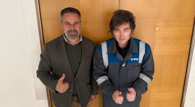 El presidente de Vox, Santiago Abascal, con el presidente argentino, Javier Milei, en Madrid.
