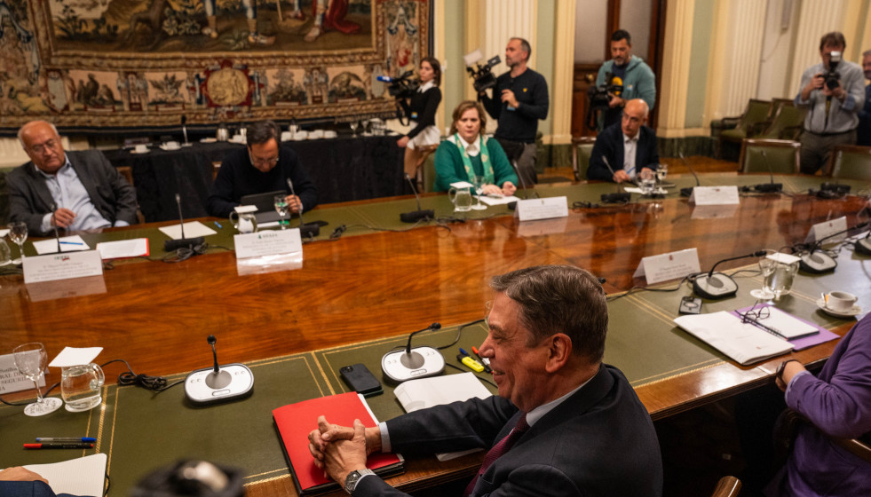 Archivo - El ministro de Agricultura, Pesca y Alimentación, Luis Planas, se reúne con las organizaciones profesionales agrarias