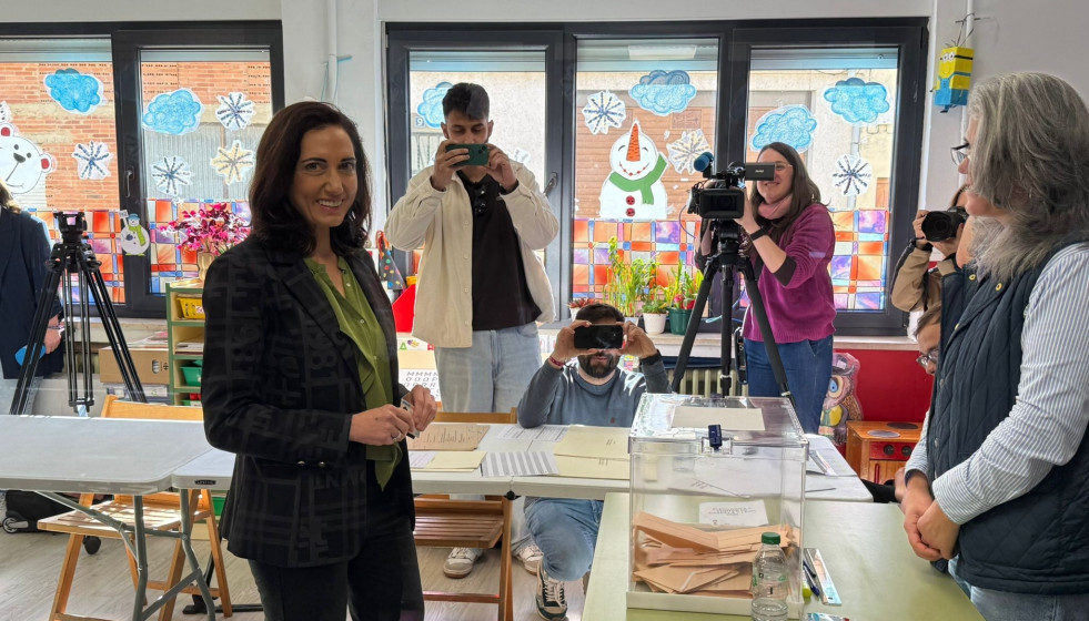 EuropaPress 7367774 candidata upl presidencia junta castilla leon alicia gallego ejerce derecho