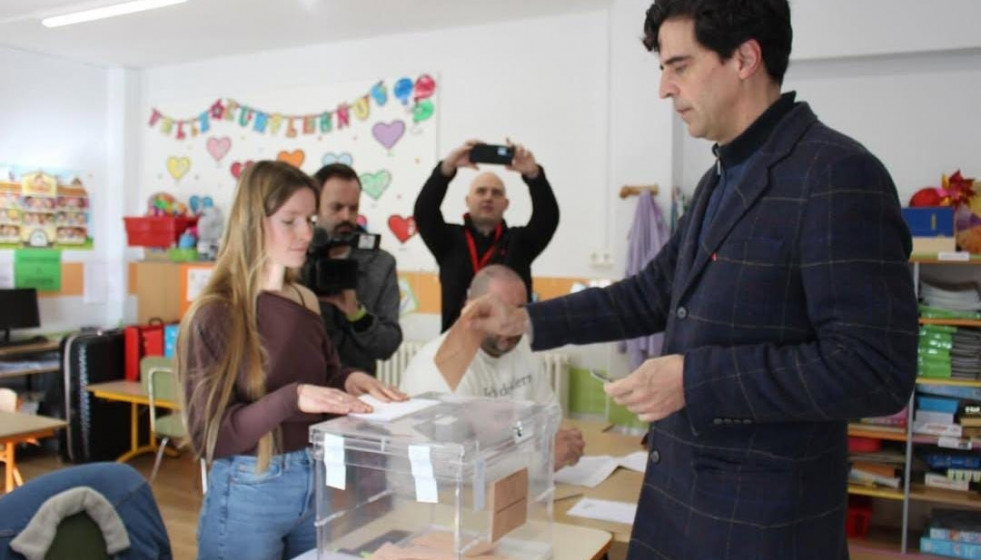 EuropaPress 7367815 candidato coalicion iu sumar verdes equo comun vota colegio electoral