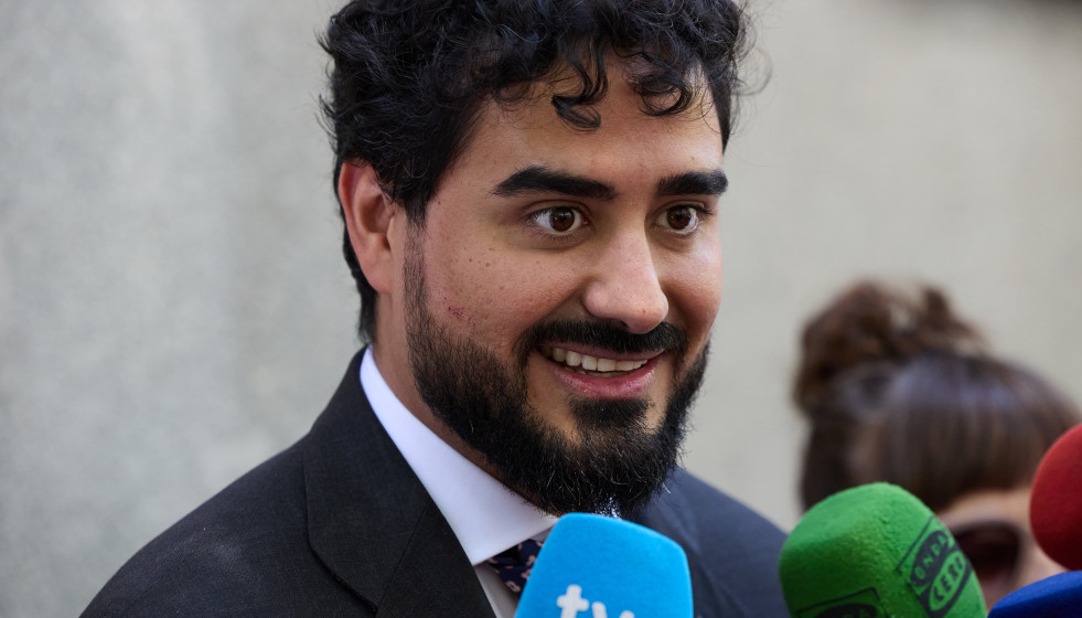 Archivo - El líder de Se Acabó La Fiesta (SALF) y eurodiputado, Luis 'Alvise' Pérez, al salir de declarar en el Tribunal Supremo, a 11 de julio de 2025, en Madrid (España).