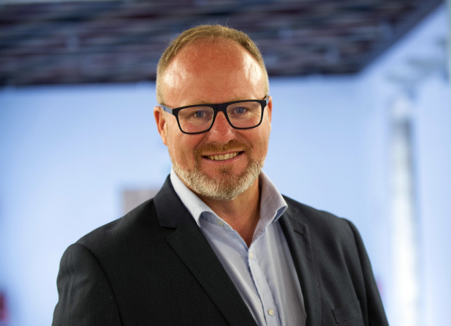 Archivo - El presidente del Consorcio de Bomberos de la Diputación de Valencia, Avelino Mascarell