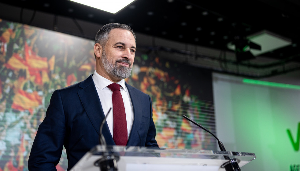 Archivo - El presidente de VOX, Santiago Abascal, valora los resultados de las elecciones en una rueda de prensa, en la sede nacional del partido, a 22 de diciembre de 2025, en Madrid (España).