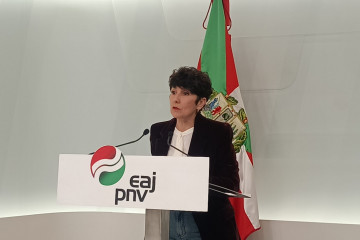 La portavoz del PNV en el Congreso de los Diputados, Maribel Vaquero, en una rueda de prensa en Bilbao.