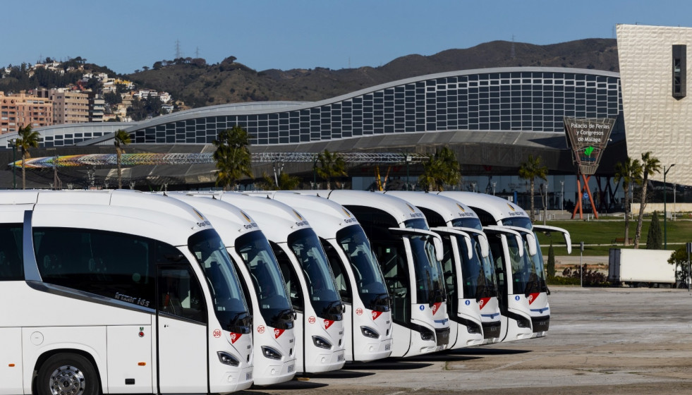 Archivo - Autobuses en una imagen de archivo.