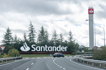 Archivo - Exteriores de la Ciudad Financiera del Banco Santander, en Boadilla del Monte, a 5 de febrero de 2026, en Boadilla del Monte, Madrid (España).