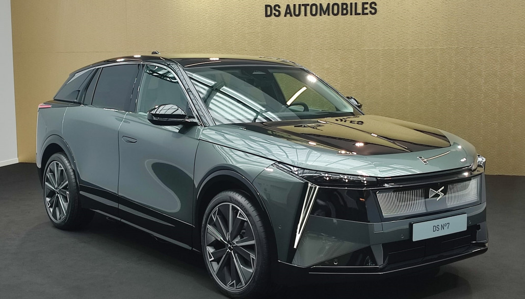 DS Automobiles lanza el nuevo DS N°7, su SUV compacto premium con hasta 740 kilómetros de autonomía