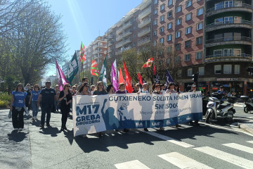 Manifestación en San Sebastián con motivo de la huelga general del 17M