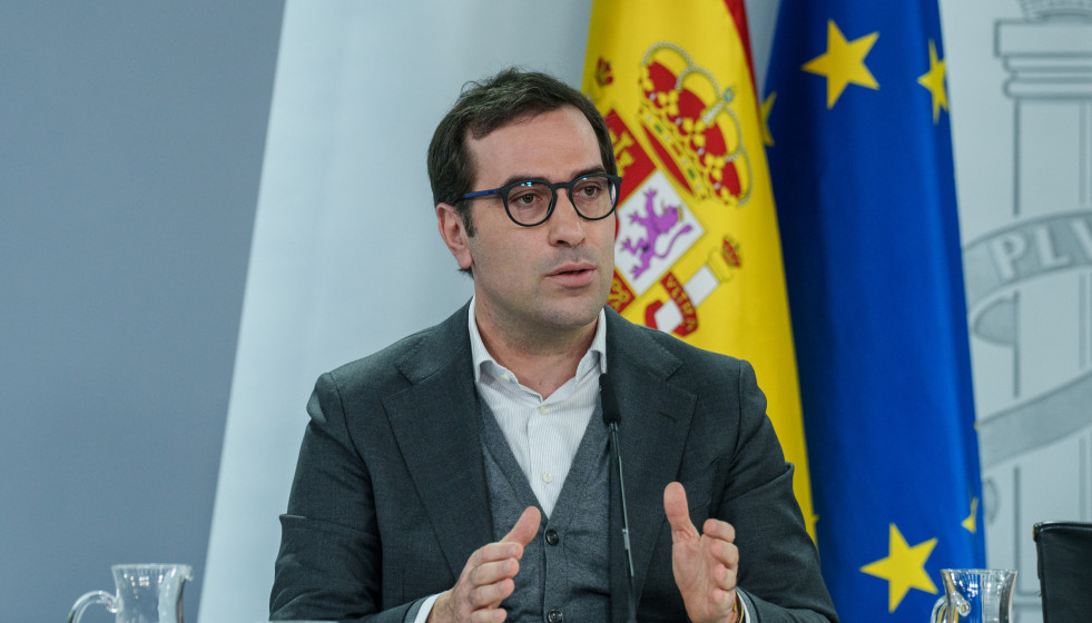 El ministro de Economía, Comercio y Empresa, Carlos Cuerpo, durante una rueda de prensa posterior al Consejo de Ministros, a 17 de marzo de 2026, en Madrid (España).