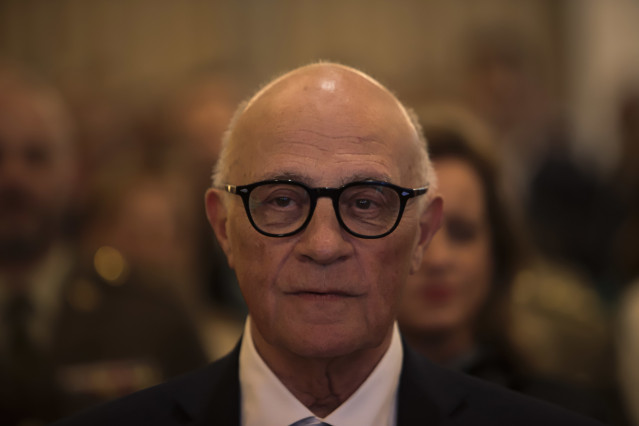 El presidente del Banco Sabadell, Josep Oliu, durante la entrega de la Medalla de Oro de la Confederación de Empresarios de Pontevedra (CEP), en el Hotel Attica21, a 26 de febrero de 2026, en Vigo, Pontevedra, Galicia (España).