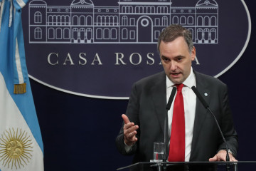 Archivo - El portavoz del Gobierno de Argentina, Manuel Adorni, ofrece una declaración institucional, en la Casa Rosada, a 20 de mayo de 2024, en Buenos Aires (Argentina). El Gobierno de Argentina ha