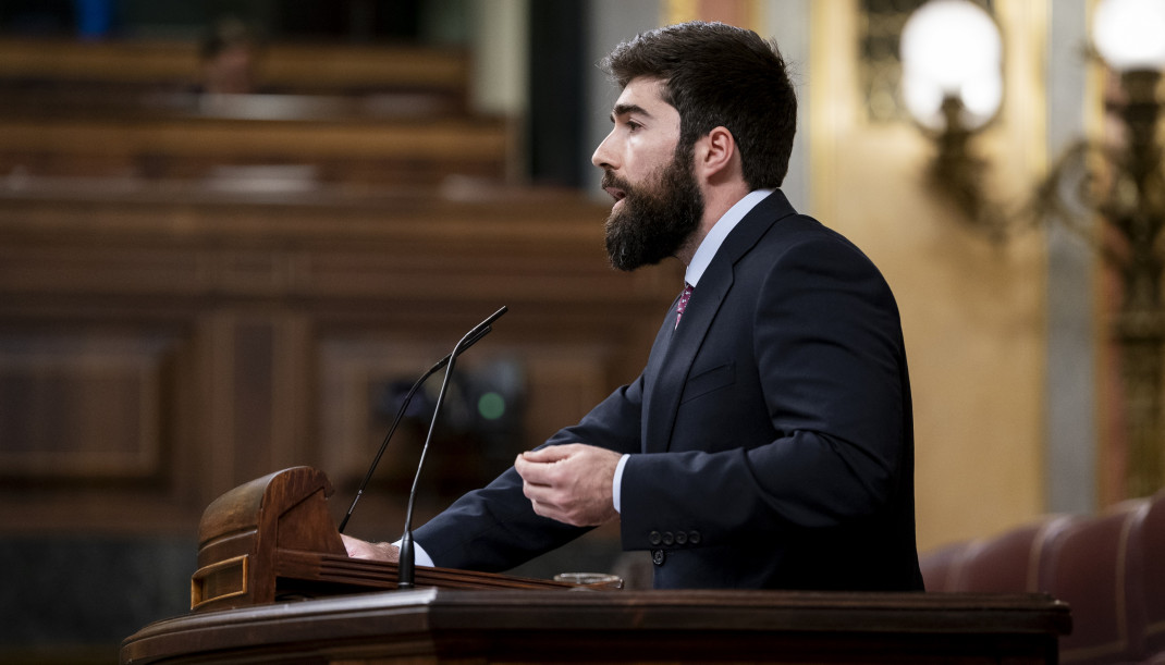 Archivo - El diputado de Vox Manuel Mariscal interviene durante una sesión plenaria en el Congreso de los Diputados, a 6 de mayo de 2025, en Madrid (España).